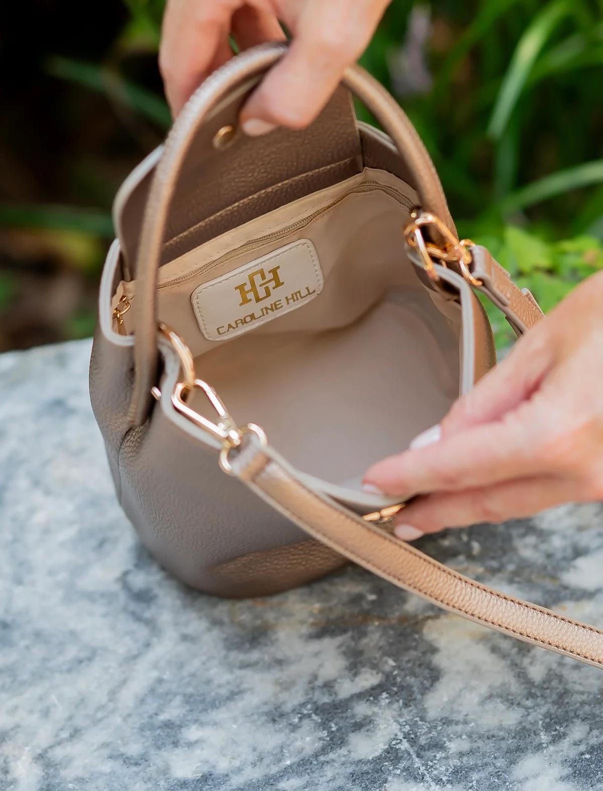 Breyer Bucket Bag-Chocolate EO