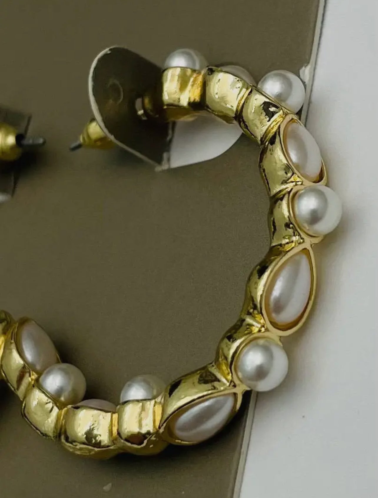 Tender Hoop-Gold/Pearl