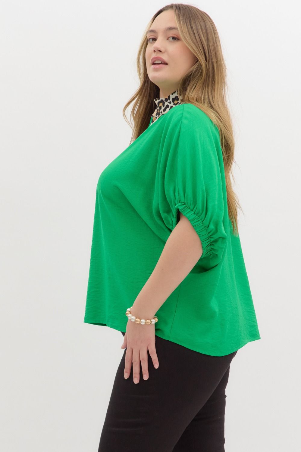 The Sophie Top Curvy - Kelly Green/Leopard
