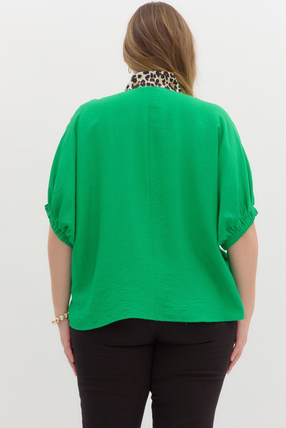 The Sophie Top Curvy - Kelly Green/Leopard