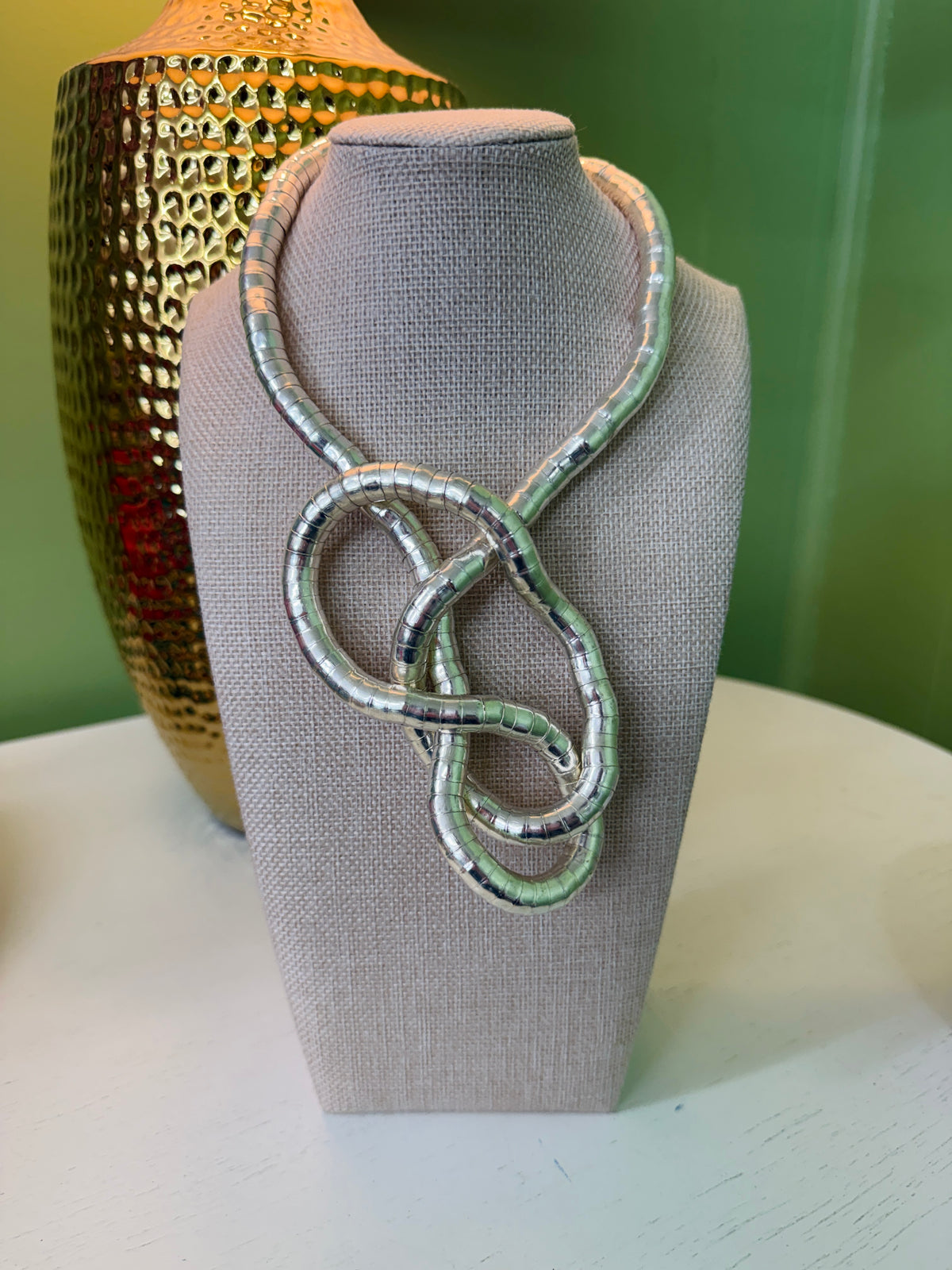 Pearly Silver Foldable Necklace