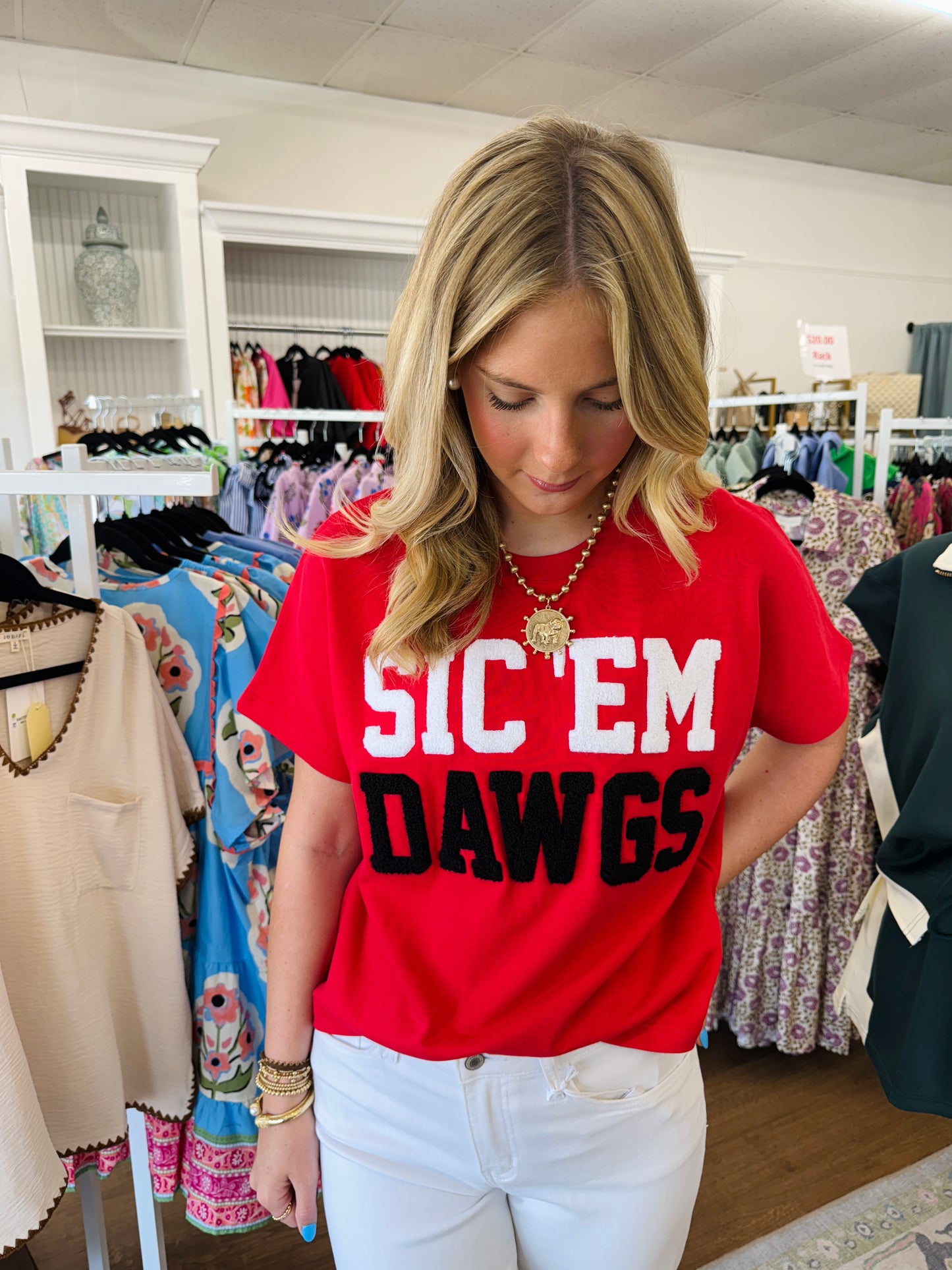 Sic ‘ Em Dawgs Top