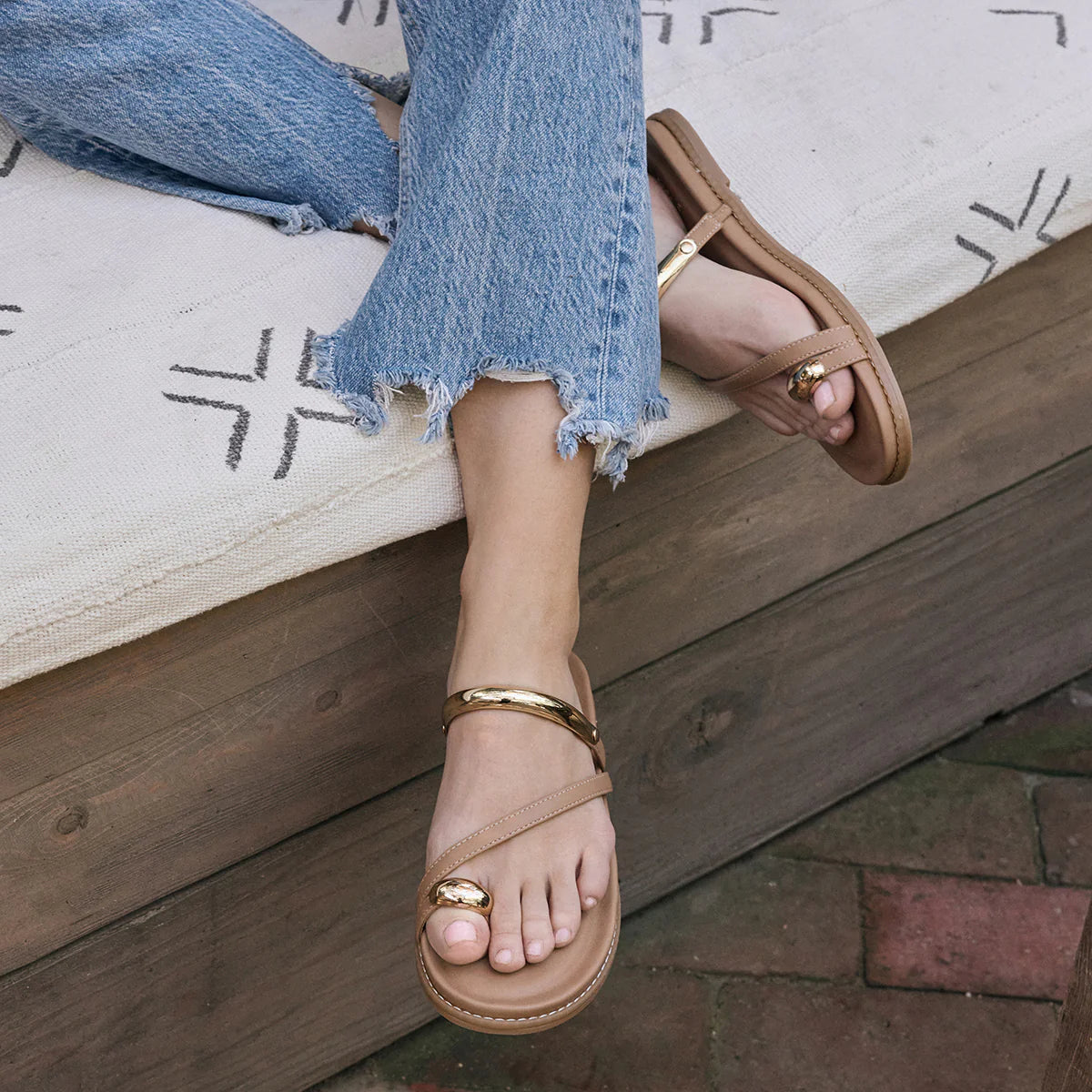 Hilari Toe-Ring Sandal