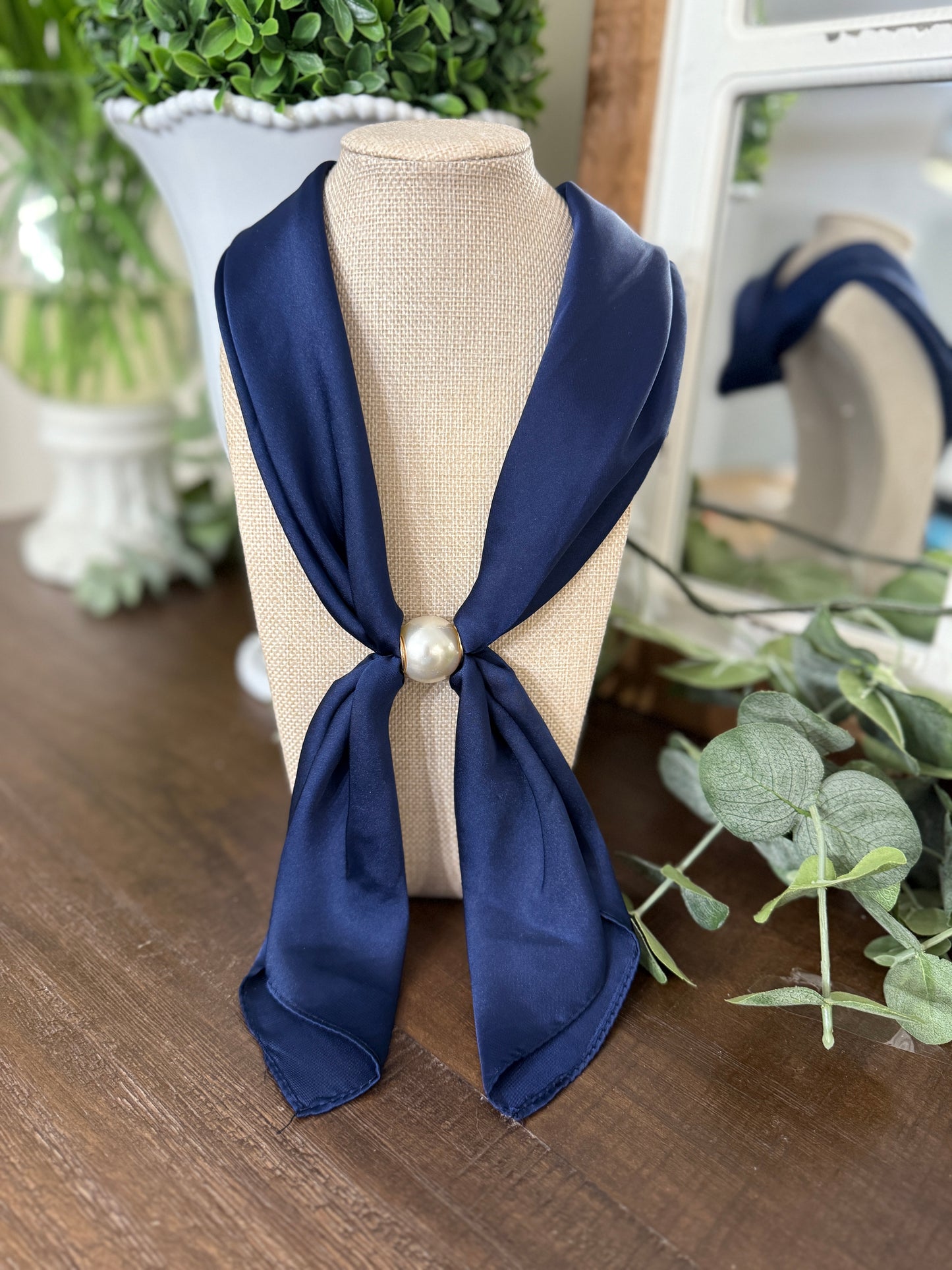 The Trin Scarf Necklace-Navy