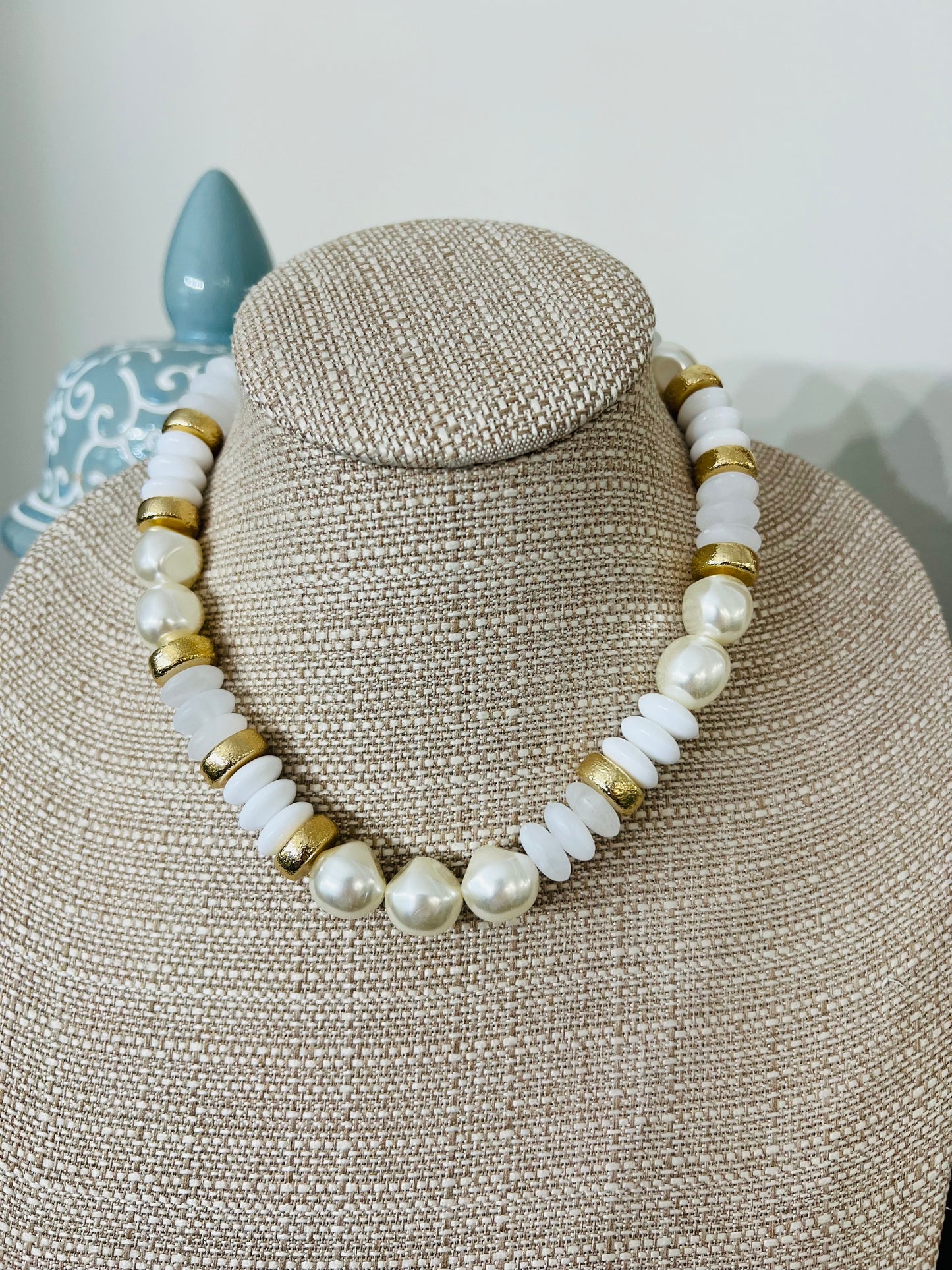 Pearl Disc Necklace-White/Clear