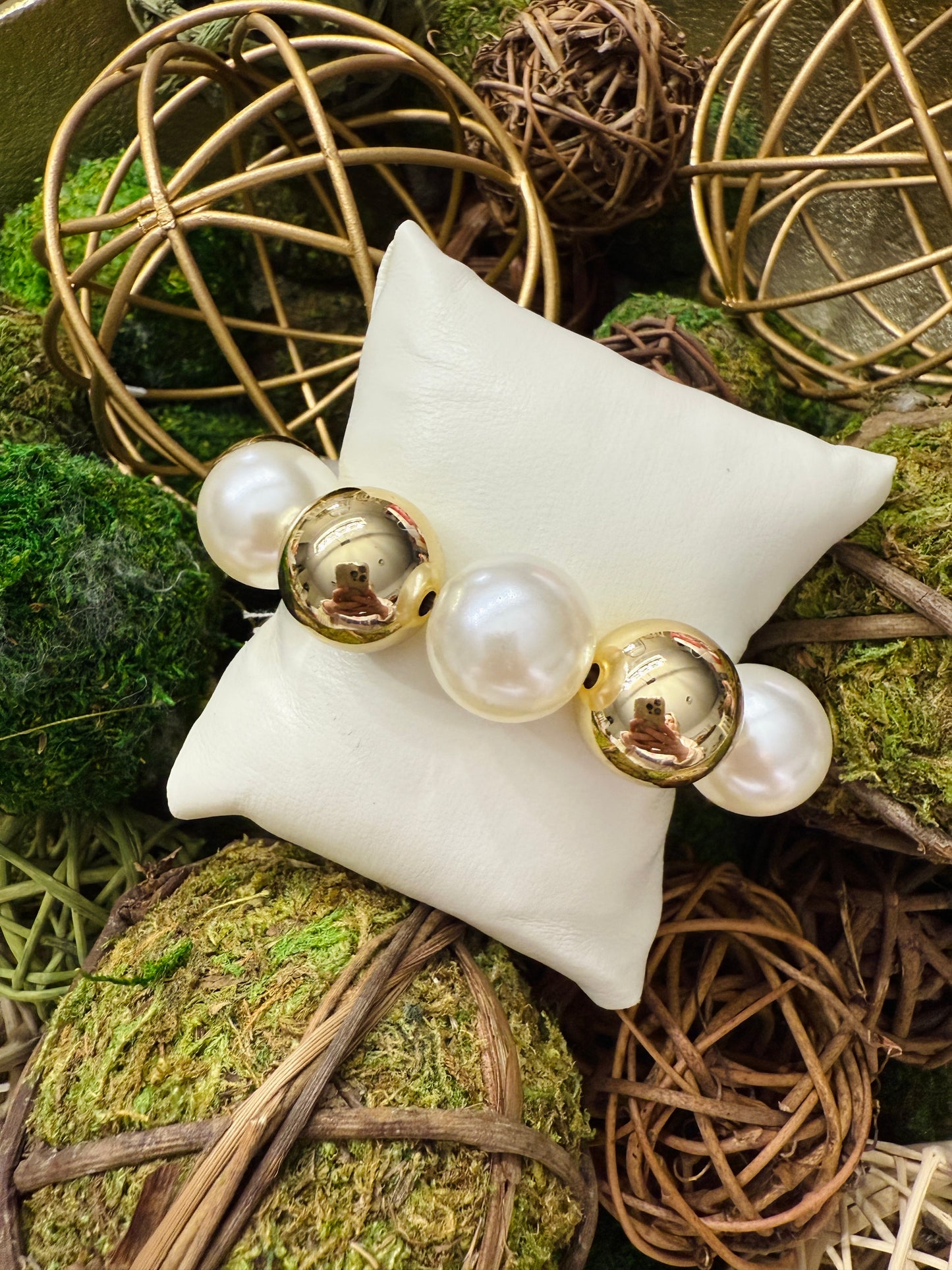 Shiny Gold & Pearl Ball Bracelet