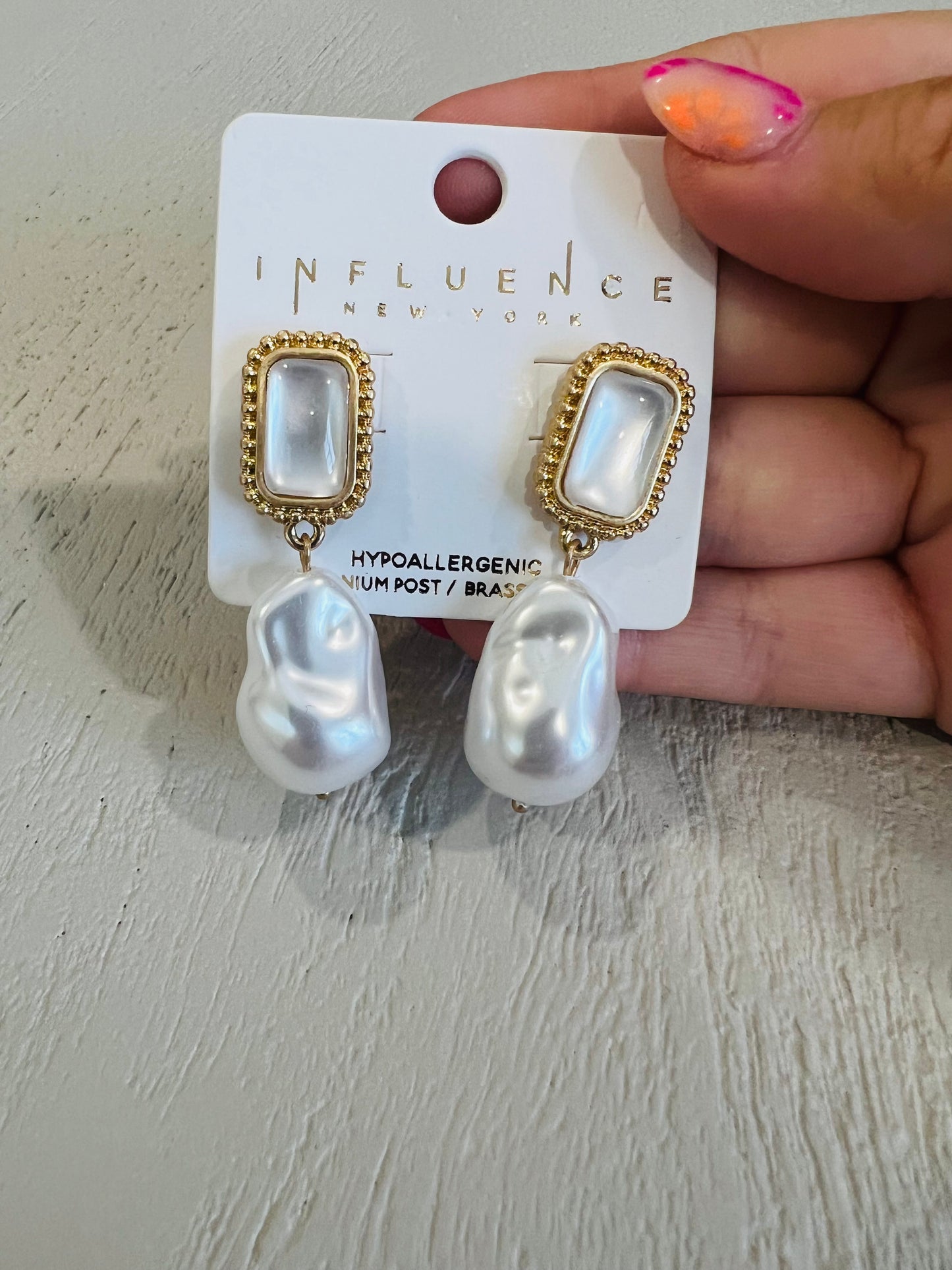 Sophisticated Pearl Earring